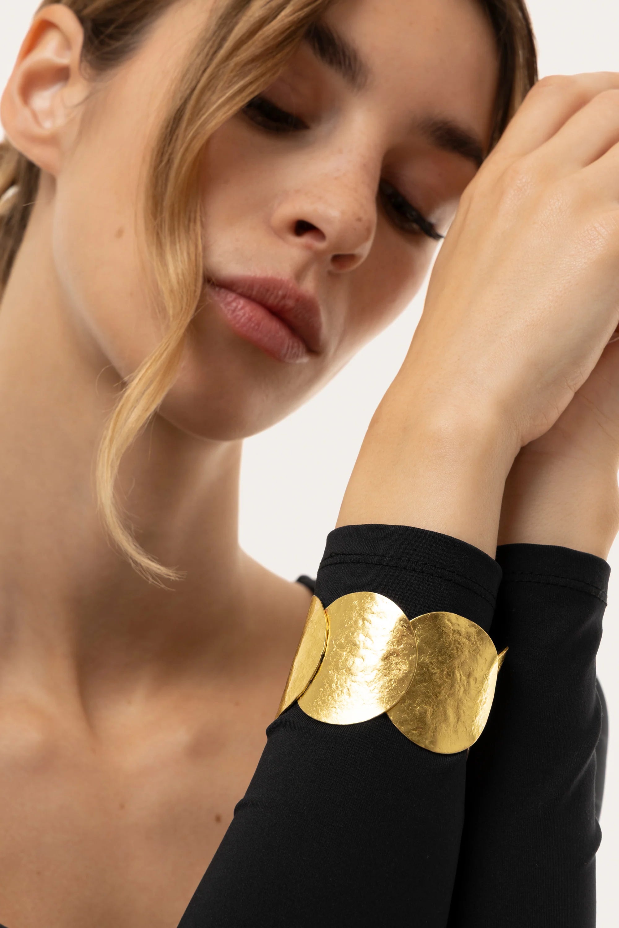 Bracciale fascia tondi battuti VESTOPAZZO