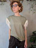 Maglia smanicata con applicazioni boho MIDI
