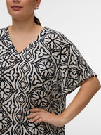 Casacca stampata scollo v geometrica VEROMODA CURVY
